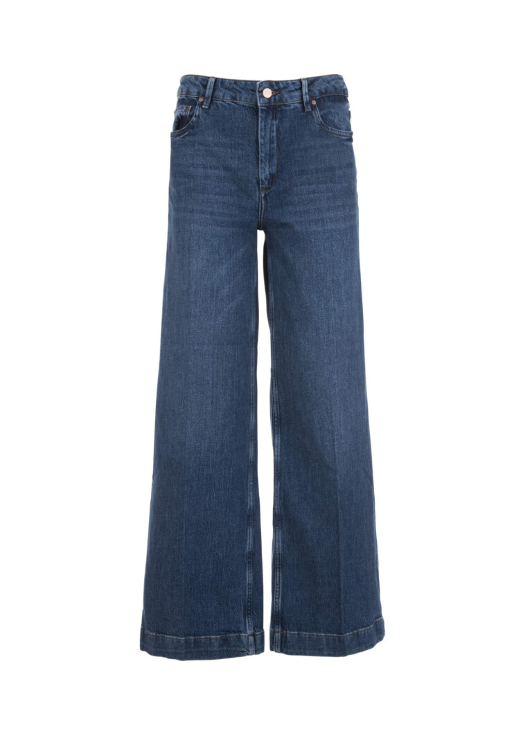 Ghost mannequin product photography of jeans by Glasgow photographers Blink Imaging Ghost mannequin product photography of jeans by Glasgow photographers Blink Imaging